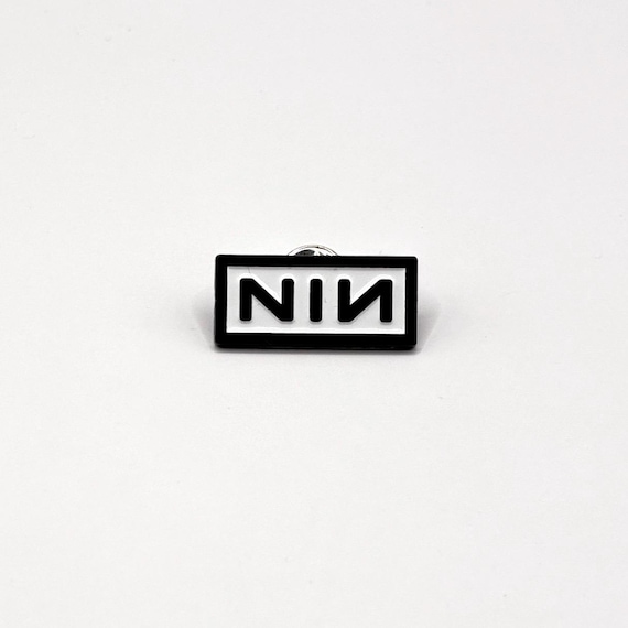 Nine Inch Nails Pin – Official NIN Logo (30 mm) – Black & White