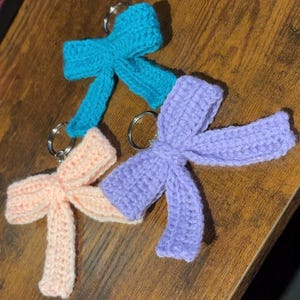 crochet bow keychain, bag charm