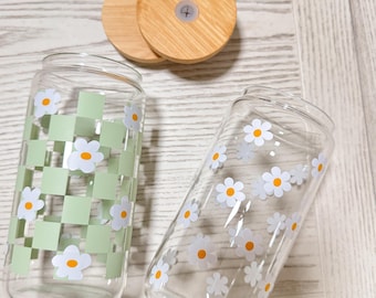 Vaso de vidrio con margaritas y cuadros, lata de vidrio floral de 16 oz