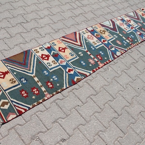 1x9 ft Vintage Boho Turkish Kilim Runner – Handwoven Wool Tribal Design in Green, Perfect for Hallway Elegance