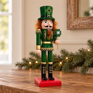 Green Leprechaun Wooden Nutcracker: Hand-Painted Irish Christmas Decoration, 25cm