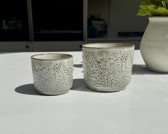 Vaso da fiori in ceramica con smalto annerito