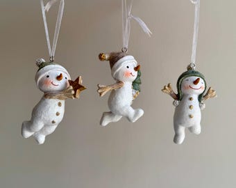 Adornos navideños de muñecos de nieve en miniatura: adornos festivos pintados a mano
