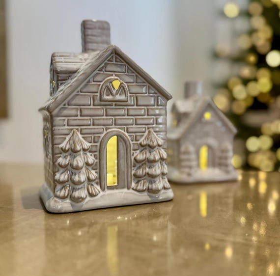 Keramik Weihnachtshaus mit LED-Lichtern - Grey Light Up Holiday Ornament