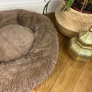 flauschiges Anti-Stress Hundebett & Katzenbett Kuschelbett Donut Ø 60 cm Bild 2