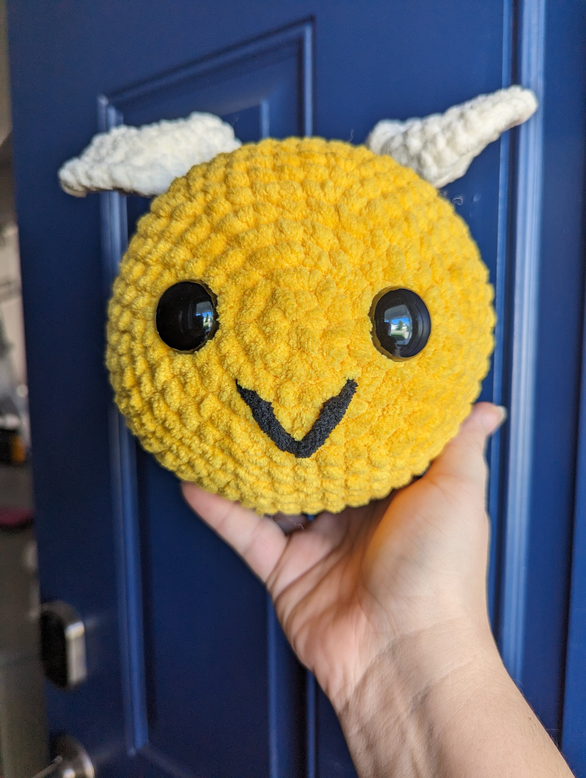 Crocheted Chubby Bee Plushie: Bernat Blanket Yarn