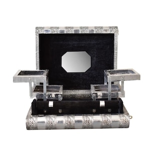 Design élégant | Boîte à bijoux indienne en argent gaufré avec intérieur en velours de coton noir minuit - Cadeau parfait