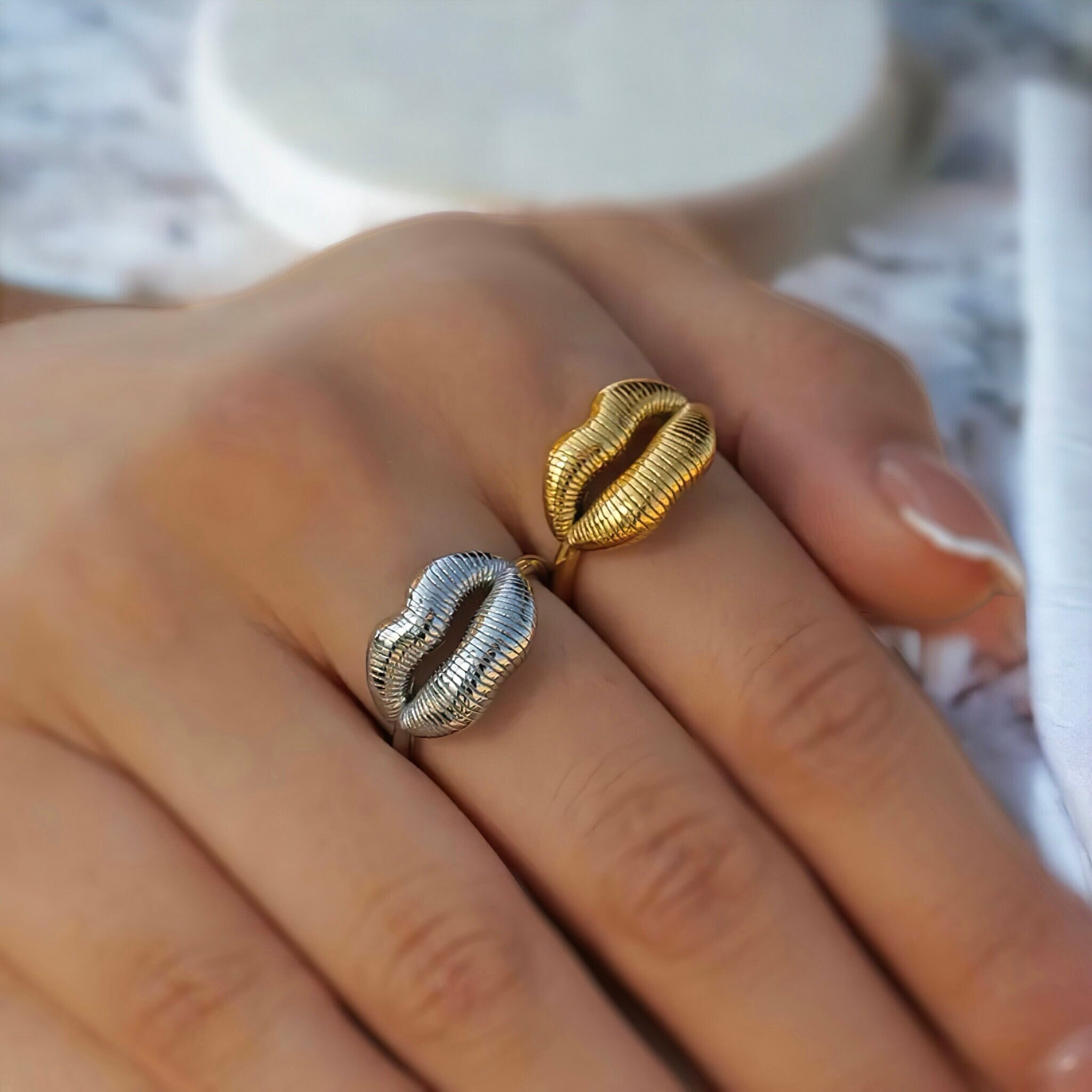 Lip 2024 shape ring