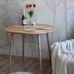 Light wood Solid Wooden Round Dining Table with solid wood thin legs for dining room Natural real wood circle dinette hardwood ash table