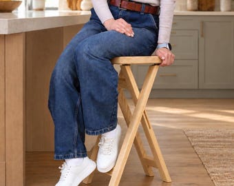 Solid Wooden Collapsible Folding Stool with Ergonomically shaped square seat Foldable Handle Seat Natural wood Portable seating for Kitchen