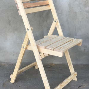 Natural Wood Folding Chair Set of Portable and Space-Saving Folding Seat  for Versatile Use yard chair Foldable Wooden Chair Compact Living