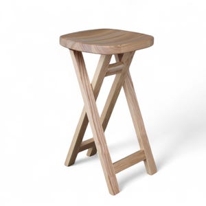Taburete plegable de madera maciza con asiento cuadrado de forma ergonómica Asiento con asa plegable Madera natural Circular Asiento portátil para cocina