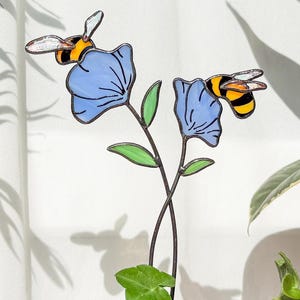 Stained glass bees on blue flowers garden plant stakes. Handmade cottagecore garden decor for pots. Christmas gift for mom