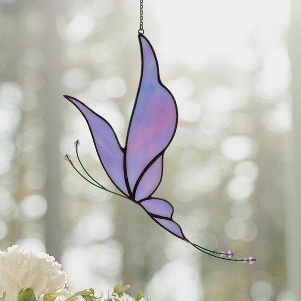 Acchiappasole a forma di farfalla. Decorazione artistica per finestre in vetro colorato fatta a mano. Bellissimo acchiappasole a forma di farfalla viola, regalo perfetto per la mamma.