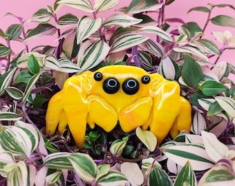 Cute Jumping Spider Plant Stakes. Fused Glass Figurine Garden Decor. Handcrafted Glass Art for Your Outdoor Space.