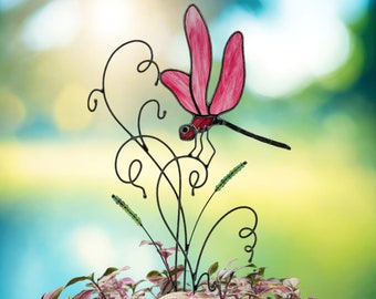 Berry Pink Dragonfly Stained Glass Plant Stake. Beautiful Garden Decor with Dragonfly. Ideal Housewarming Gift.