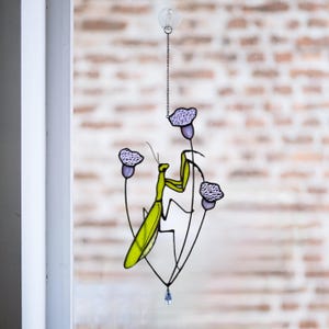 Handmade Stained Glass Praying Mantis Garden Plant Stakes. Unique Bug Lover Gift. Whimsical Home and Garden Decor for Nature Lovers
