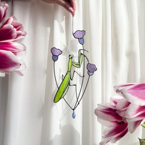 Handmade Stained Glass Praying Mantis Garden Plant Stakes. Unique Bug Lover Gift. Whimsical Home and Garden Decor for Nature Lovers