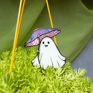 Stained glass ghost with purple mushroom plant stake. Halloween plant decor. Cute ghost decor, spooky garden decor, handmade halloween gift