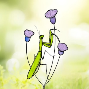 Handmade Stained Glass Praying Mantis Garden Plant Stakes. Unique Bug Lover Gift. Whimsical Home and Garden Decor for Nature Lovers