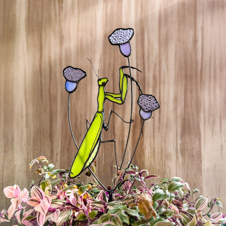 Handmade Stained Glass Praying Mantis Garden Plant Stakes. Unique Bug Lover Gift. Whimsical Home and Garden Decor for Nature Lovers