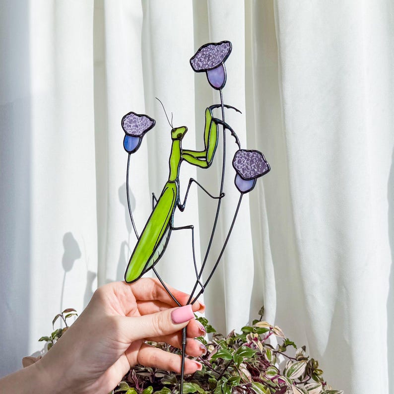 Handmade Stained Glass Praying Mantis Garden Plant Stakes. Unique Bug Lover Gift. Whimsical Home and Garden Decor for Nature Lovers