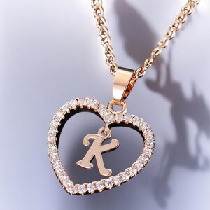 Collar con inicial de amor de circonita: colgante de 26 letras para mujer, gargantilla de acero inoxidable