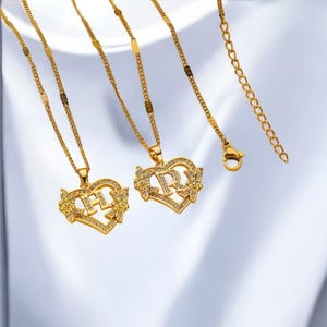 Collar con inicial de corazón dorado: colgante con letras de la A a la Z para mujer, cadena de acero inoxidable, regalo de cumpleaños