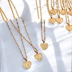 Collar con inicial de corazón, colgante del alfabeto de 26 letras, cadena de moda, joyería de la amistad, regalo de cumpleaños para mujeres