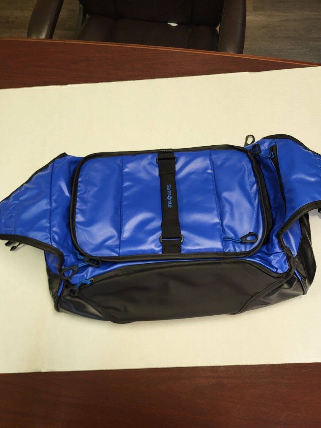 Samsonite Travel Duffel Bag Carryon Water Resistant Luggage Shoulder