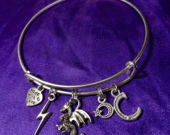 Bracelet de charme Dragon de conte de fées, bijoux gothiques, bracelet fantaisie magique, cadeau pour elle.