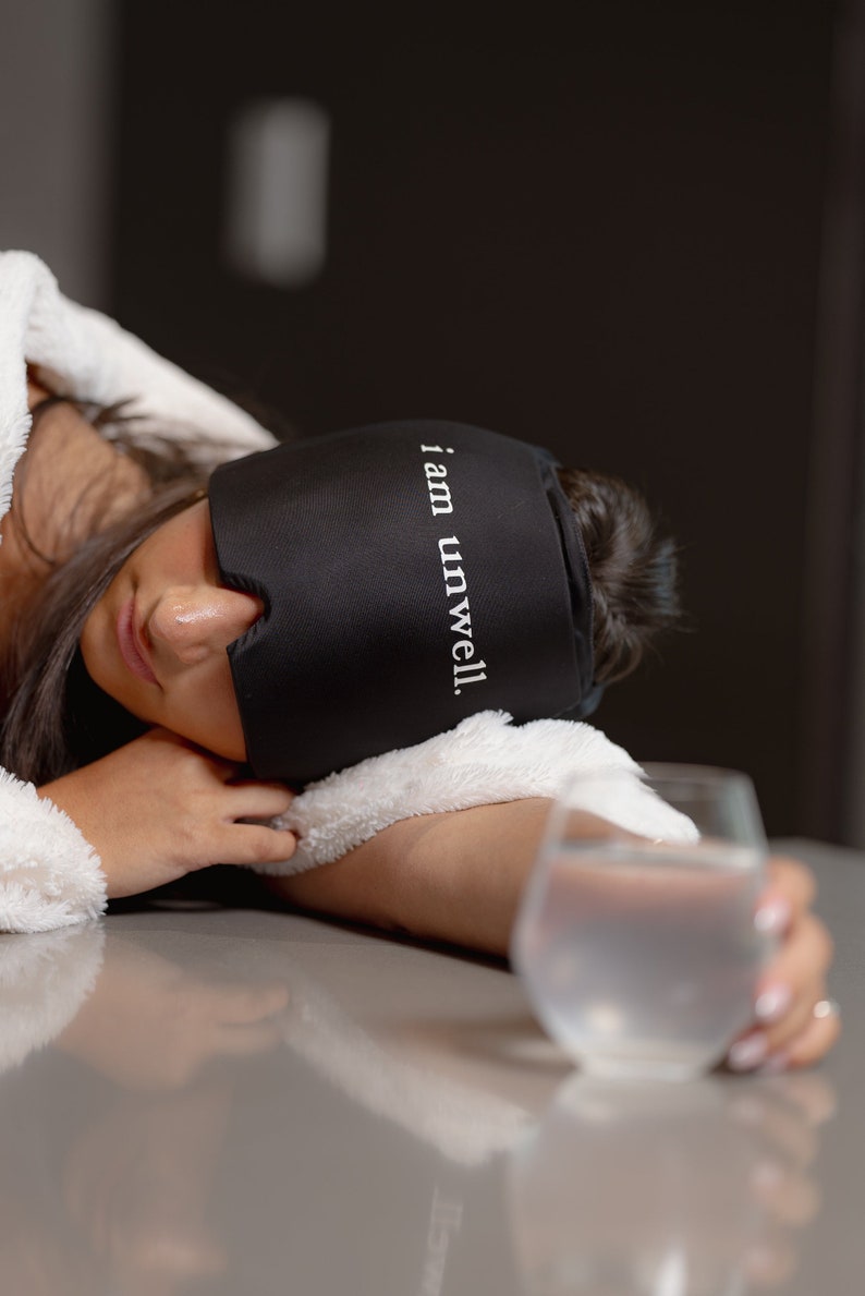 i am unwell. - Hangover Hat