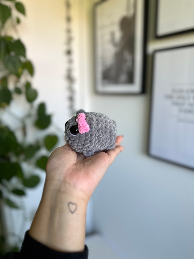 Gehäkelter trauriger Hamster Crochet sad hammie / viraler TikTok Meme/ Stuffed Animal/ Kuscheltier / Internet Amigurumi Plüschtier Bild 5