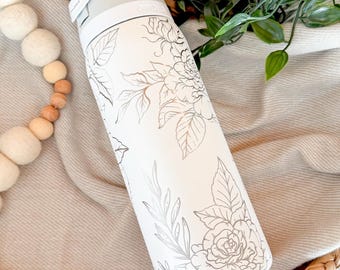 Vaso de 940 ml con grabado de rosa / Botella de agua Owala FreeSip / Taza de viaje con aislamiento personalizado / Regalos para ella / Día de la Madre