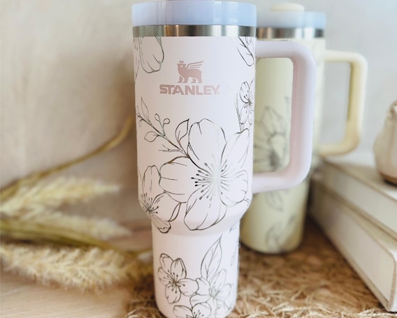 花の彫刻入り30オンスタンブラー | スタンレー クエンチャー