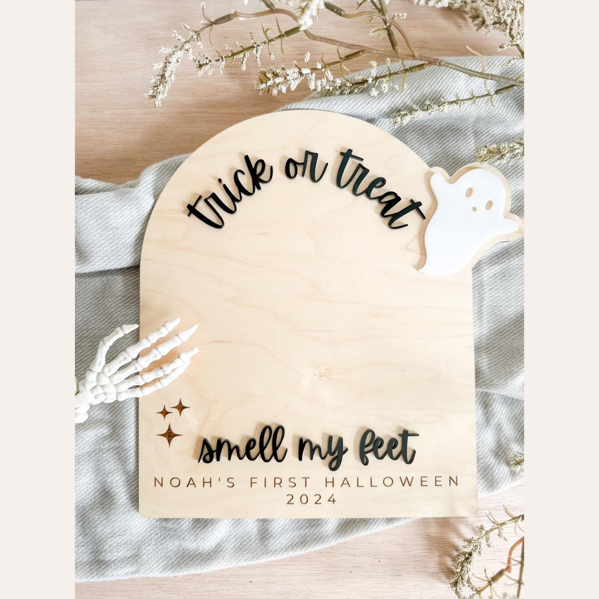 Halloween Footprint or Handprint Art Sign | Trick or Treat | My Little Boo | Baby’s First Halloween Keepsake | Kid Craft | 2024 | Engraved