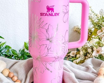 Tropisch hibiscus gegraveerde beker van 40 oz | Stanley Quencher | Met handvat, deksel en rietje | Geïsoleerde gegraveerde beker | Reismok | Cadeaus voor haar