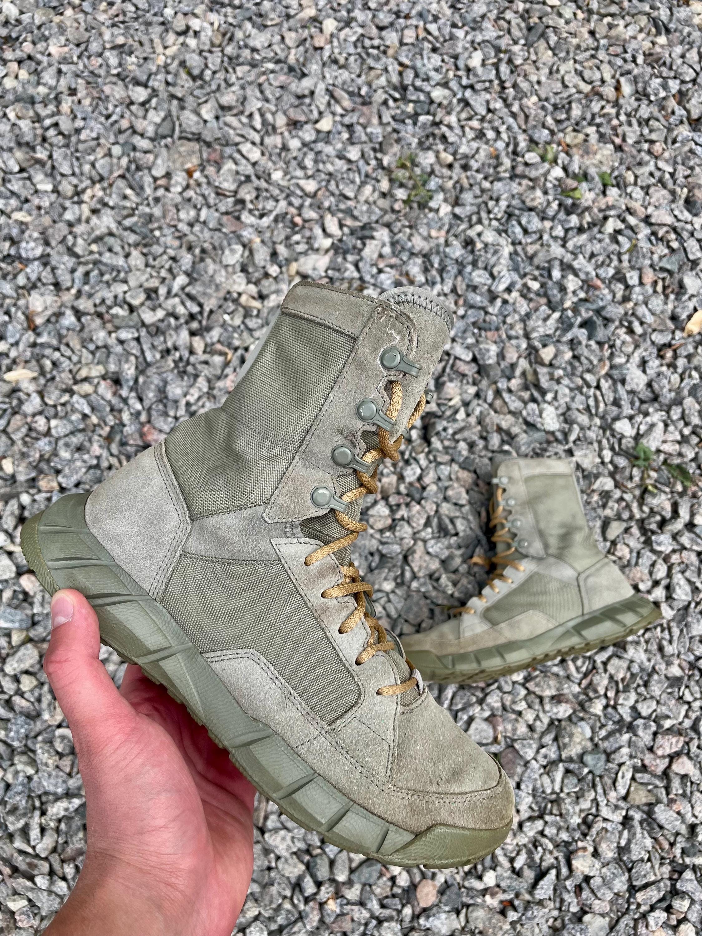 Oakley assault boots hotsell