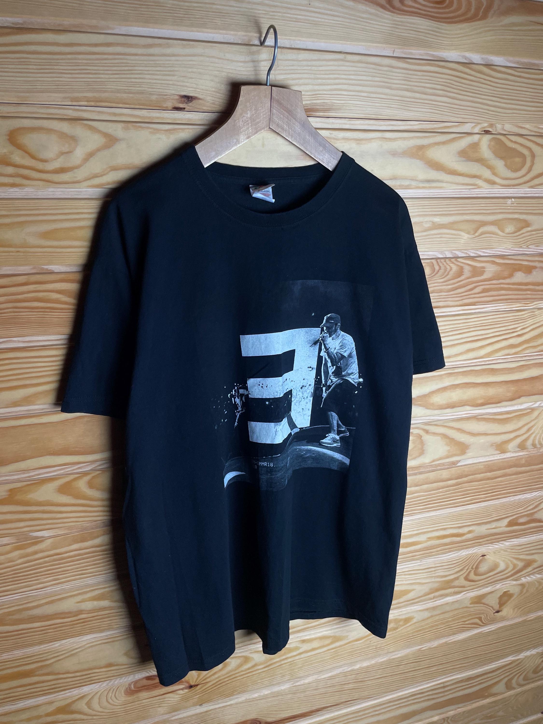 Eminem TOUR Tシャツ XLサイズ Eminem グラフィックTシャツ XL - メルカリ
