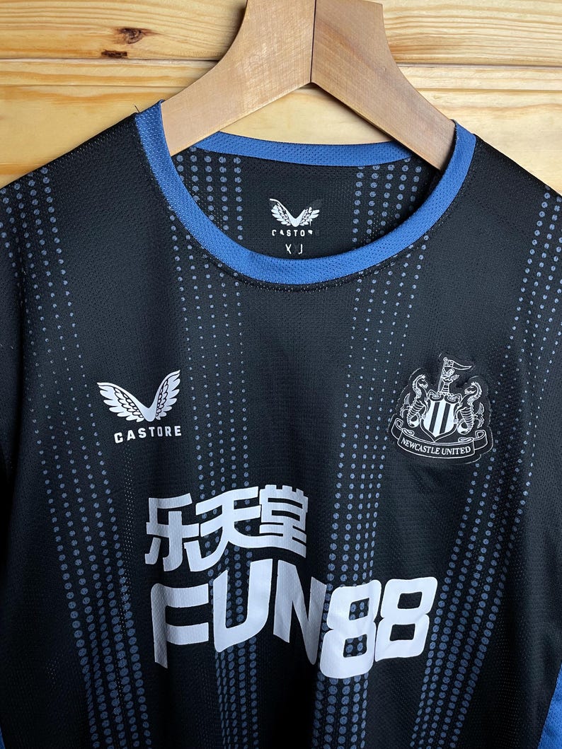 Newcastle United 22/23 fotbollströja storlek XL bild 3