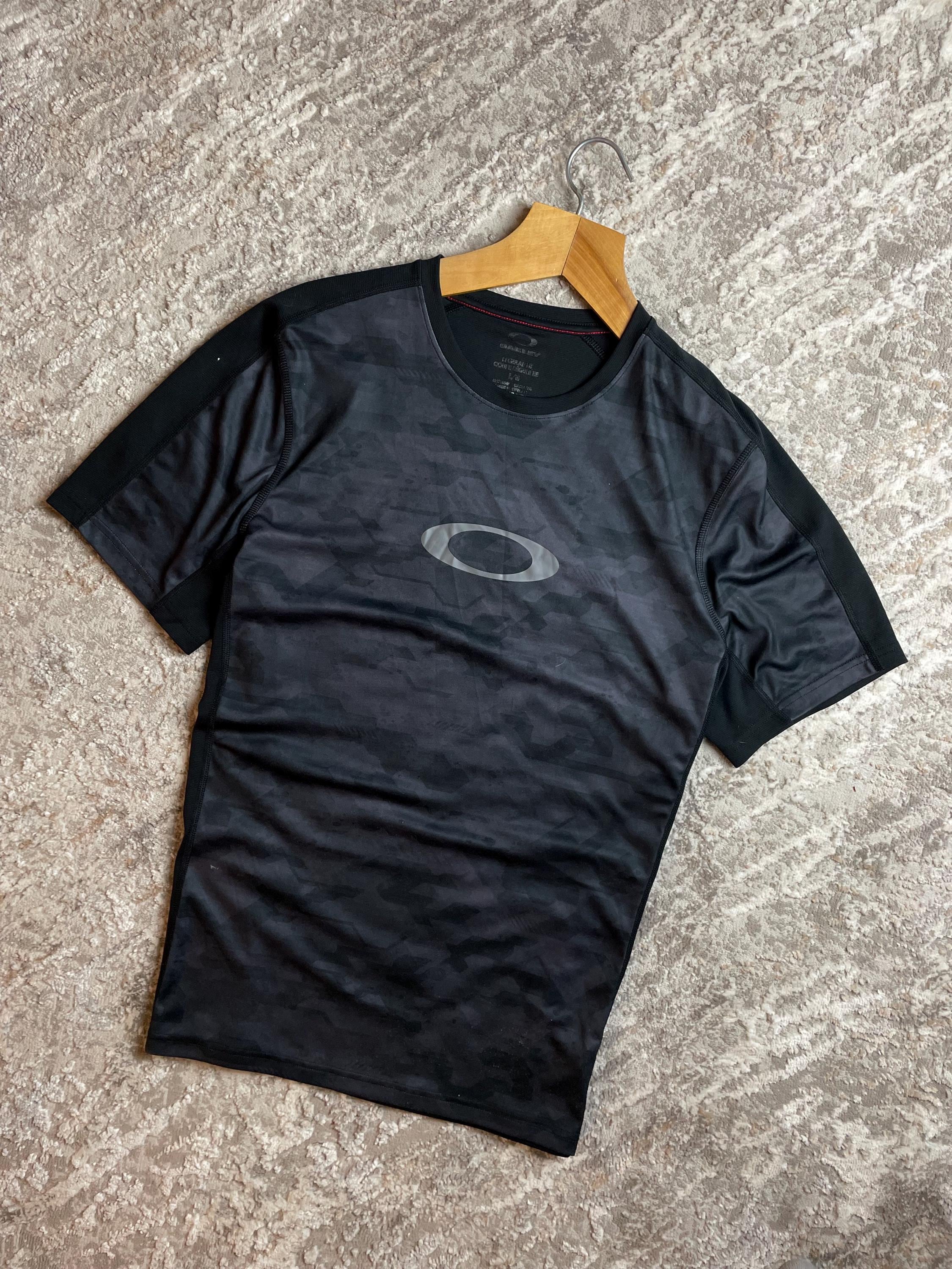 Vintage Oakley Tee - Etsy