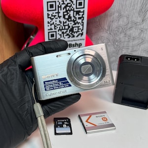 Sony Cyber-SHOT DSC-W320 14.1MP 4x Zoom Digital Camera - SILVER vintage Y2k 8GB