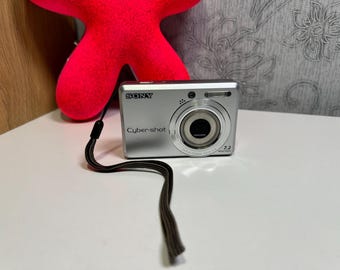 Sony Cyber-shot DSC-W830 20.1MP Digital Camera - Silver With Sony Cyber-shot DSC-W830 20.1MP Digital Camera - Silver With