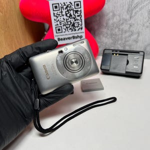 Canon IXUS 100 IS 12.1MP Digital Camera - SILVER Y2K camera 8GB 002