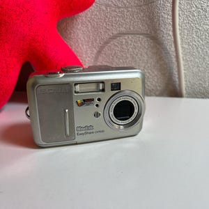 Kodak EasyShare CX7530 5.0MP Digital Camera Silver, Fully Working - 3X-15X Zoom