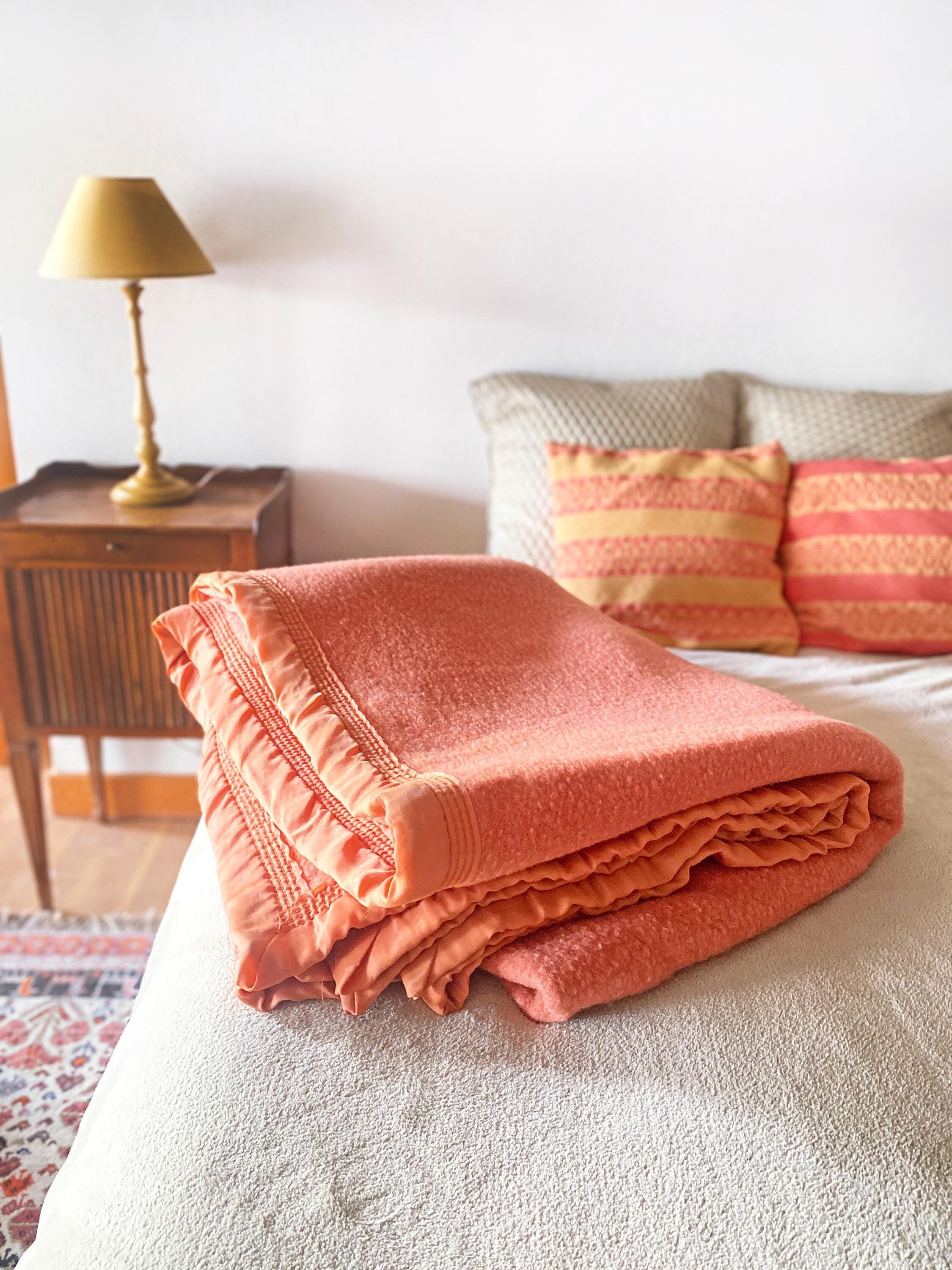 Wool blanket with satin binding sale