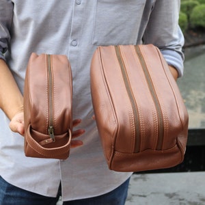 Gift for Him, Personalized Leather Toiletry Bag,Groomsmen Gifts Dopp Kit,Leather Handbag for Men,Christmas Gift for Father Boyfriend Husband