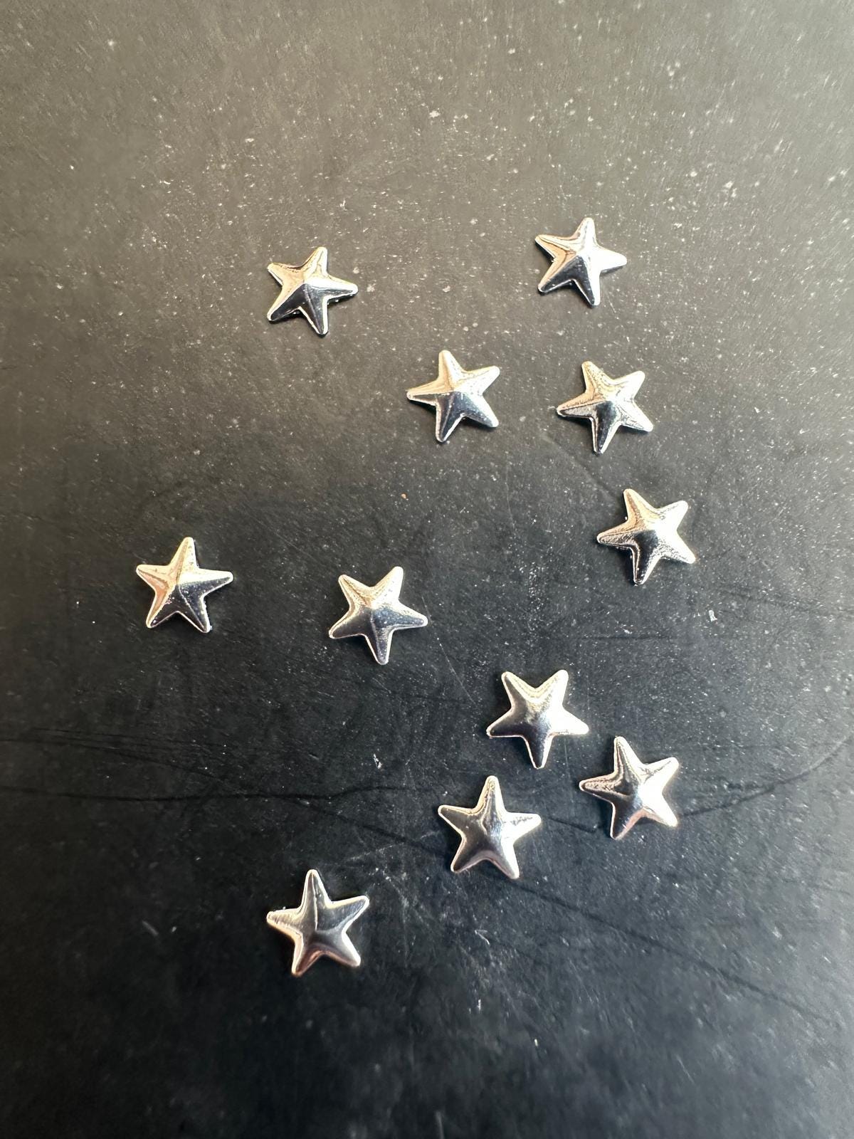 5個 + 5個の歯の宝石金属銀メッキ5個の丸い星金属3 mm & 5個の中空星5