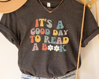 Its A Good Day To Read Shirt Bookish Shirt Book Sweatshirt Poet Shirt Literature Shirt Librarian Shirt Retro Aesthetic Clothes Indie T Shirt