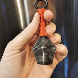 Red magnetic kunai